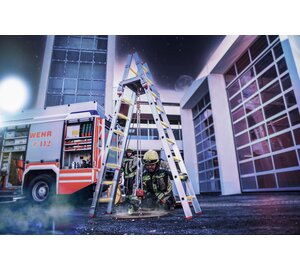 Glow scaling ladder, alu., used as double-sided ladder | © MUNK GmbH
