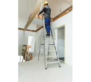 ML platform ladder 6 steps, app., site workers | © MUNK GmbH