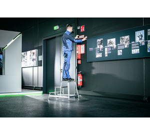 Work platform rigid 3 steps, app. | © MUNK GmbH