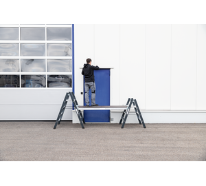 Folding steps w. suspended platform, app. | © MUNK GmbH
