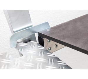 Suspending platform for folding steps, detail | © MUNK GmbH